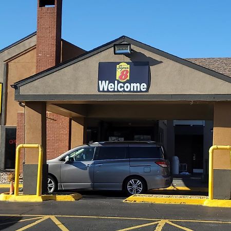 Super 8 By Wyndham Kansas City Airport North Buitenkant foto