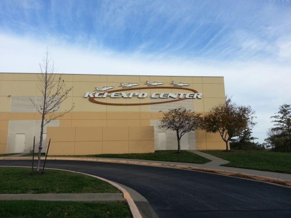 Super 8 By Wyndham Kansas City Airport North Buitenkant foto