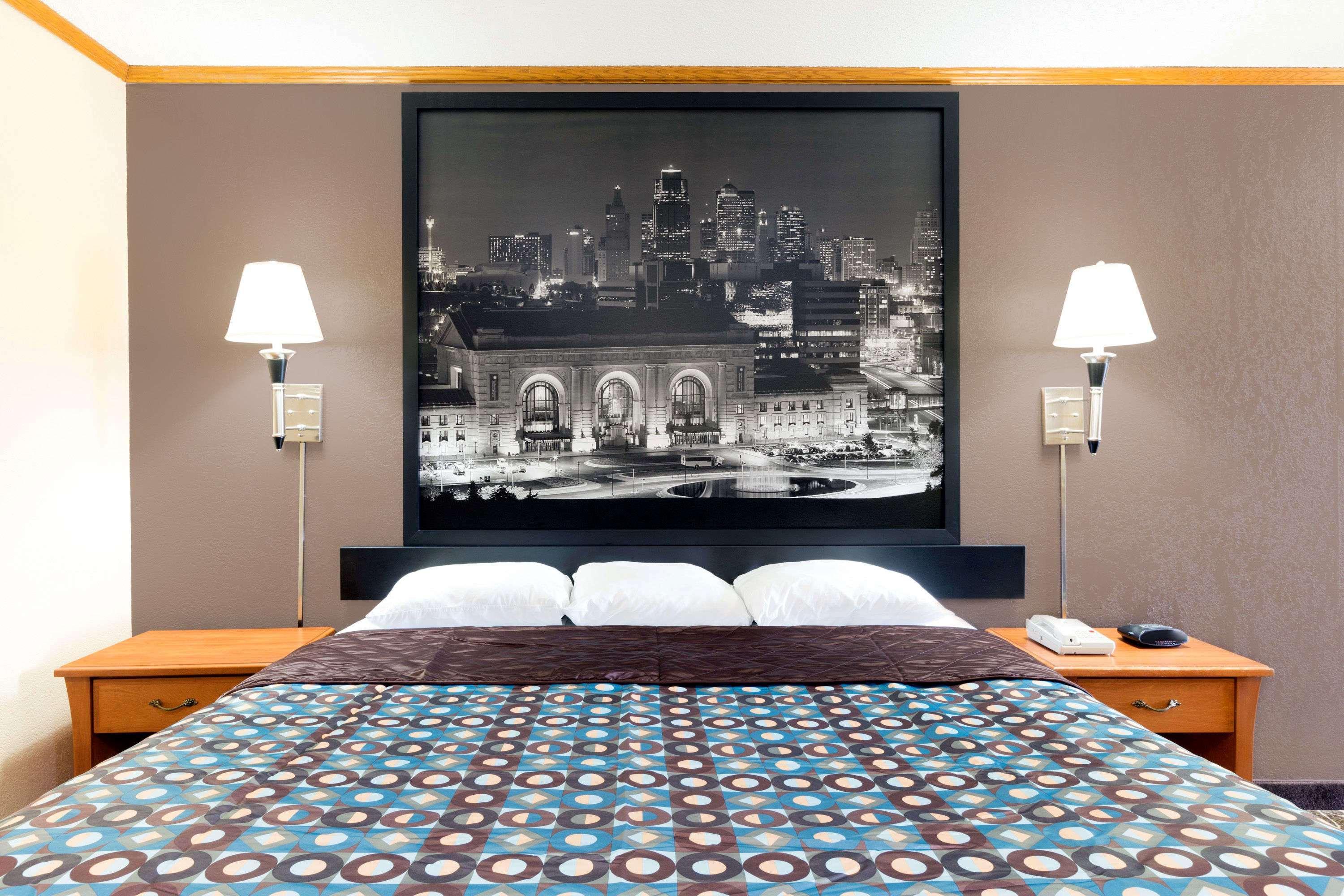 Super 8 By Wyndham Kansas City Airport North Buitenkant foto