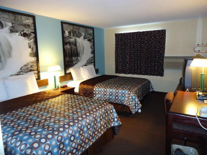 Super 8 By Wyndham Kansas City Airport North Buitenkant foto