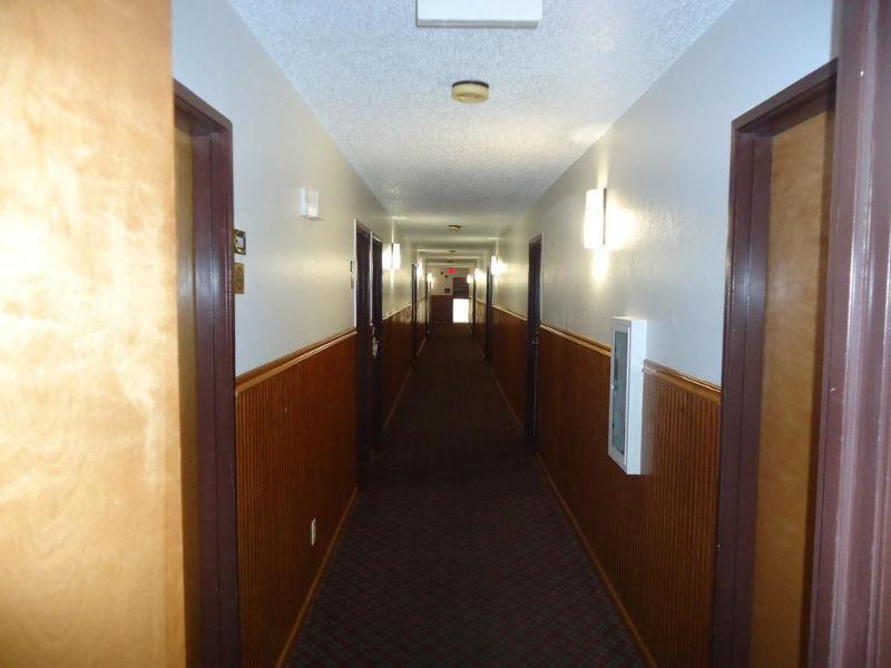 Super 8 By Wyndham Kansas City Airport North Buitenkant foto