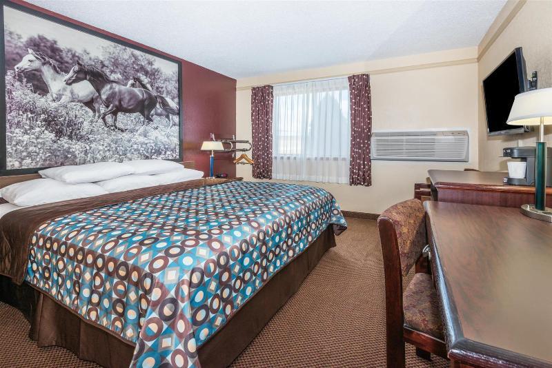 Super 8 By Wyndham Kansas City Airport North Buitenkant foto