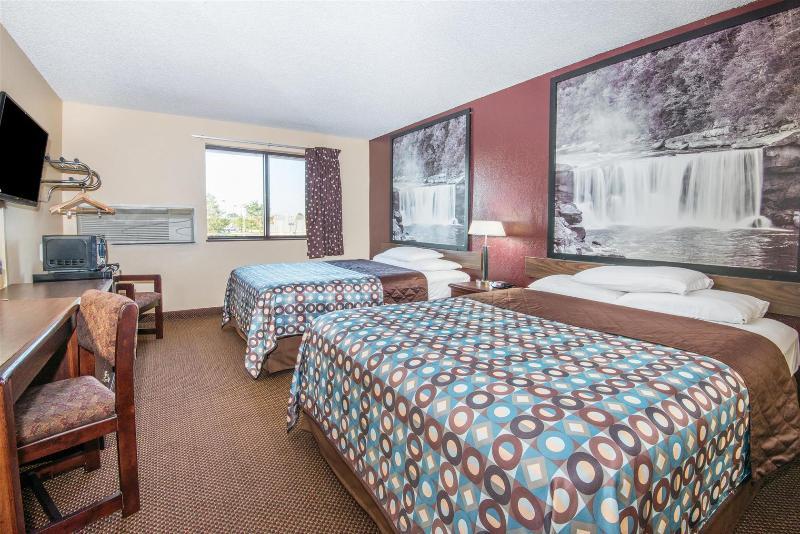 Super 8 By Wyndham Kansas City Airport North Buitenkant foto