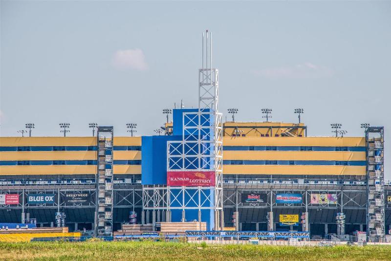 Super 8 By Wyndham Kansas City Airport North Buitenkant foto