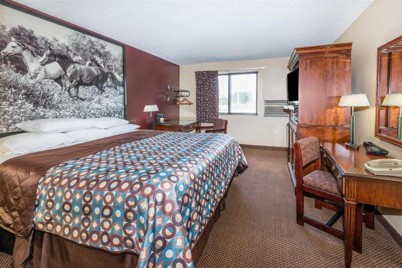 Super 8 By Wyndham Kansas City Airport North Buitenkant foto