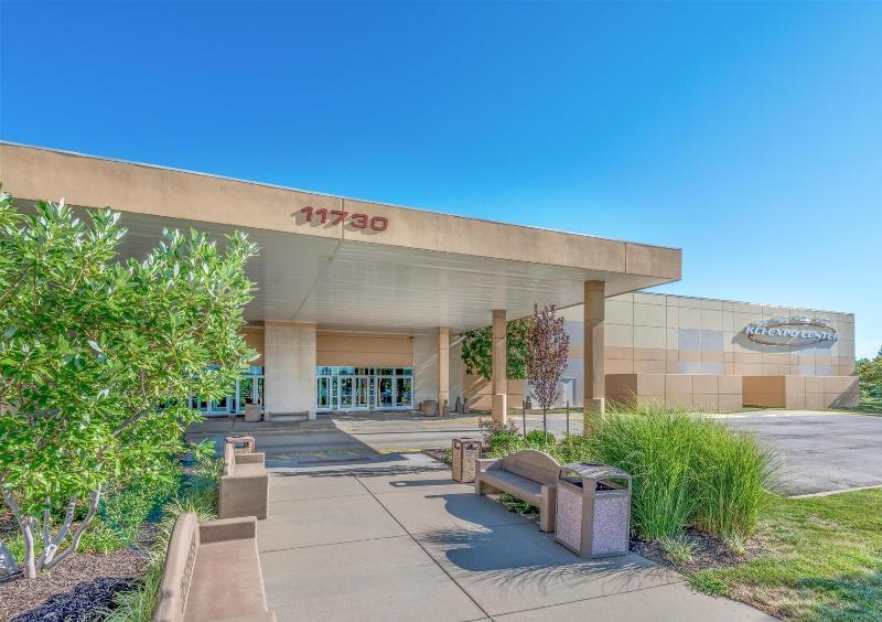 Super 8 By Wyndham Kansas City Airport North Buitenkant foto
